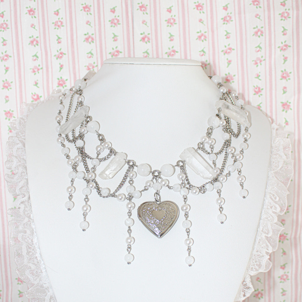 Collier Locked