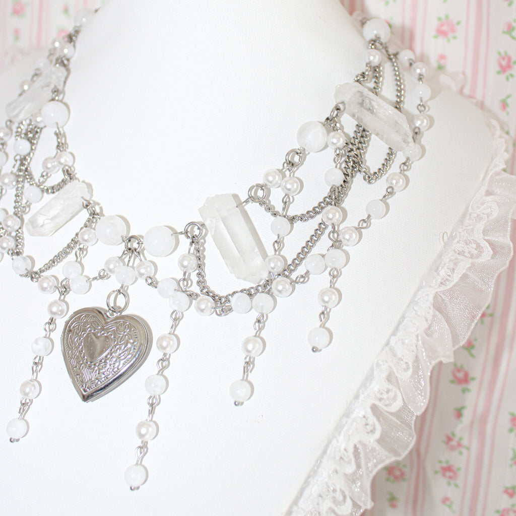 Collier Locked