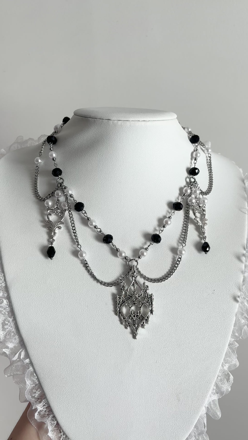 Collier Parasite