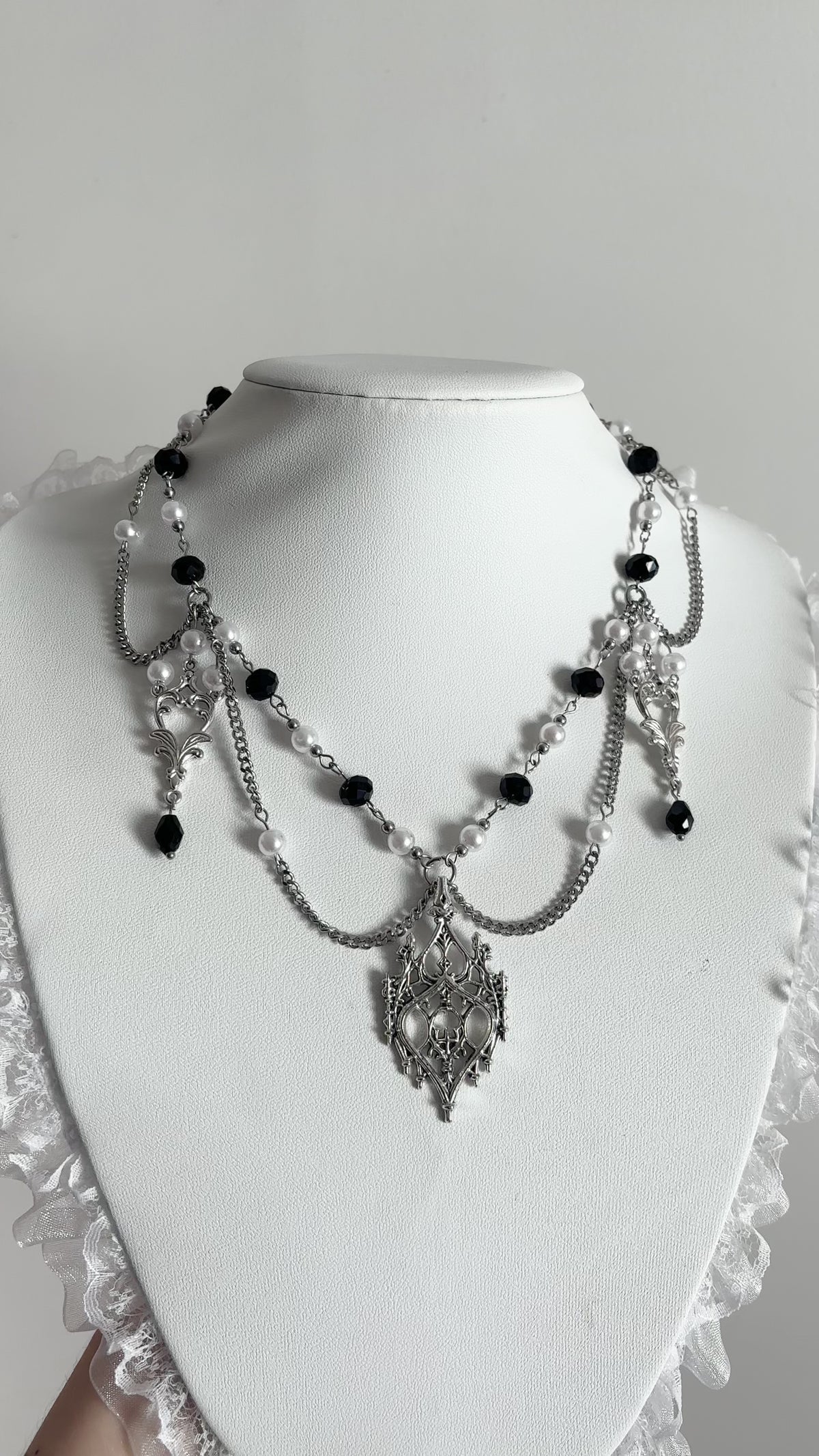 Collier Parasite