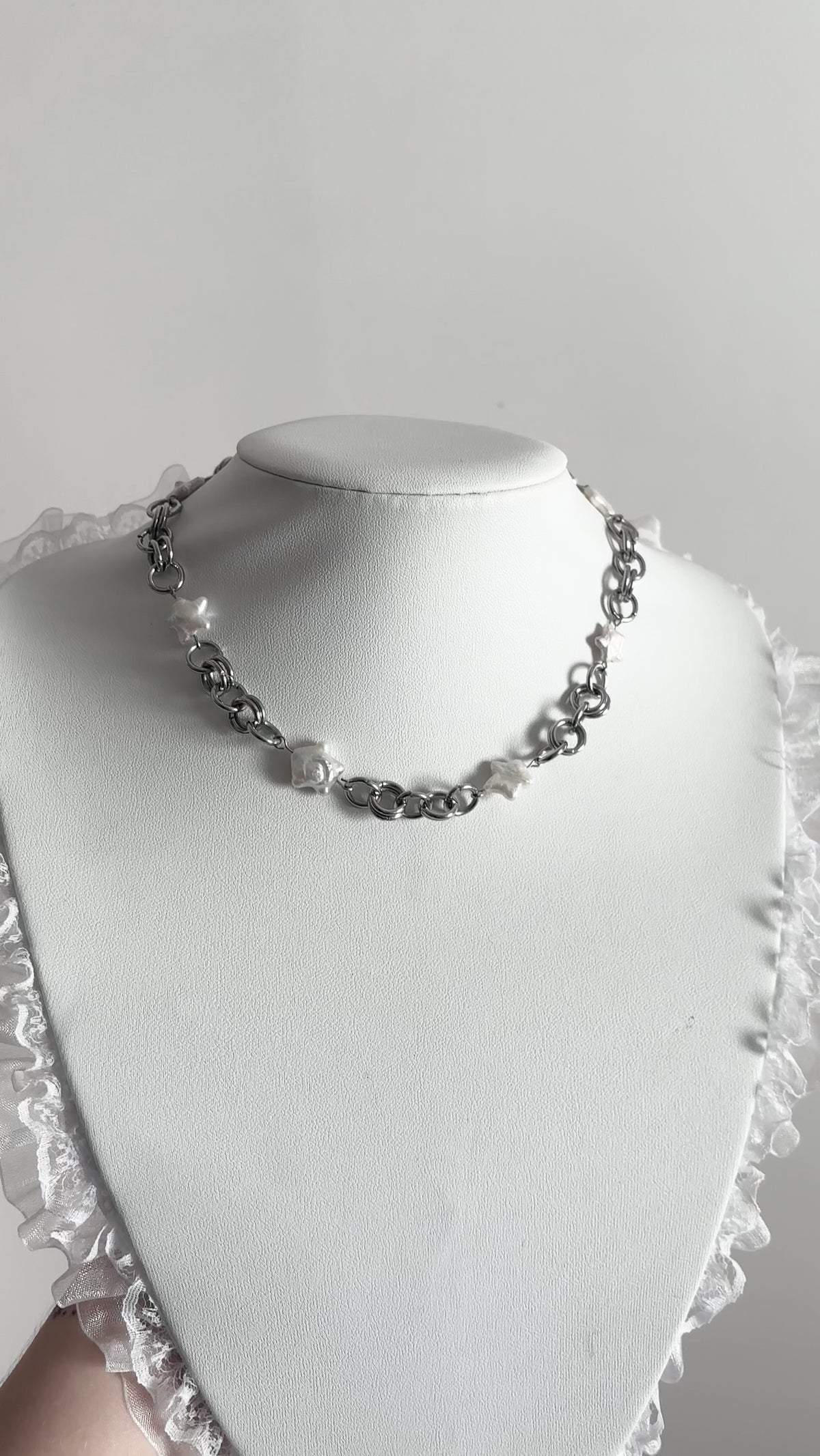 Collier Chained